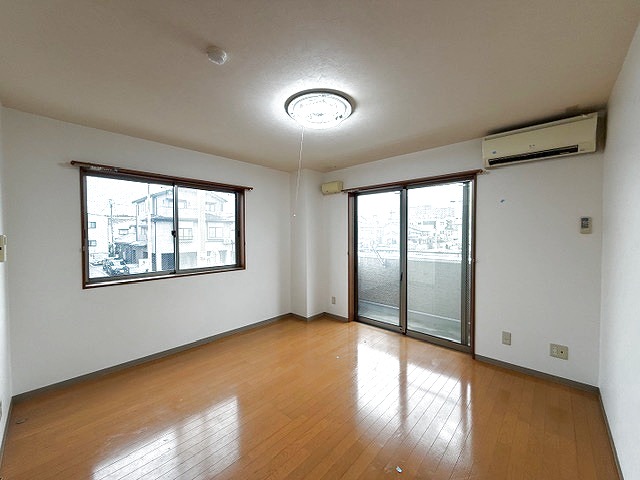 居室・リビング　写真は別のお部屋となります。