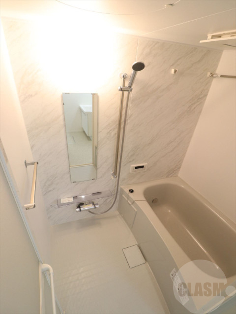 バス・シャワールーム　浴室乾燥機能付き