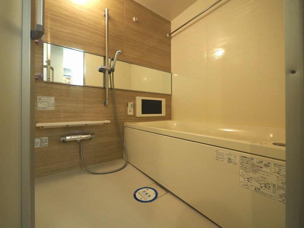 バス・シャワールーム　ゆったり過ごせるお風呂です