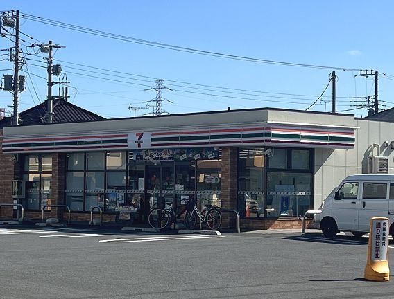 コンビニ　セブンイレブン（コンビニ）まで650m