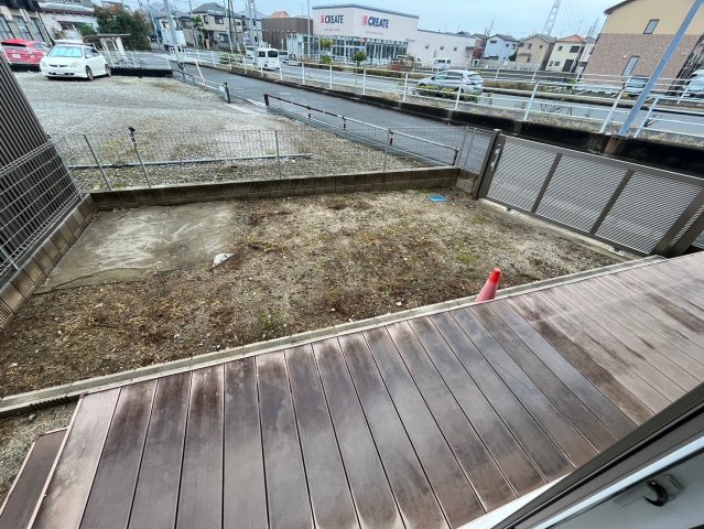 庭　ウッドデッキあり