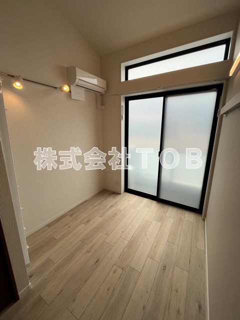 居室・リビング　※別号室同間取り参考写真