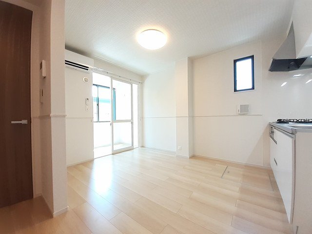 居室・リビング　こちらのリビングで趣味の時間をお楽しみください