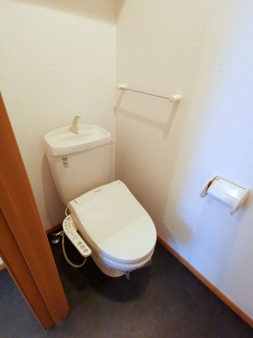 トイレ　温水洗浄便座委付き