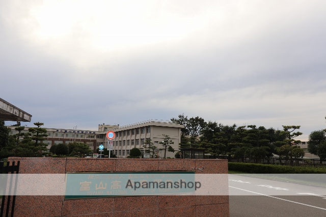 高校・高専　富山高等専門学校時間外当直室（高校・高専）まで1591m