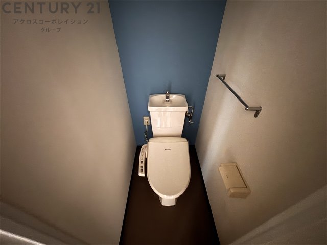トイレ　温水洗浄便座付きのトイレです♪