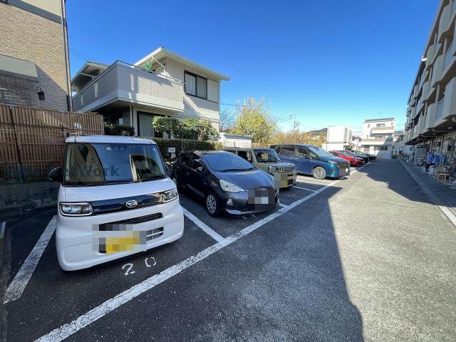 駐車場　駐車場