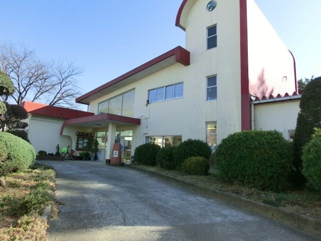 幼稚園・保育園　すみれ幼稚園（幼稚園・保育園）まで240m