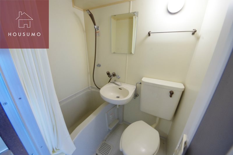 トイレ　落ち着いた色調のトイレです