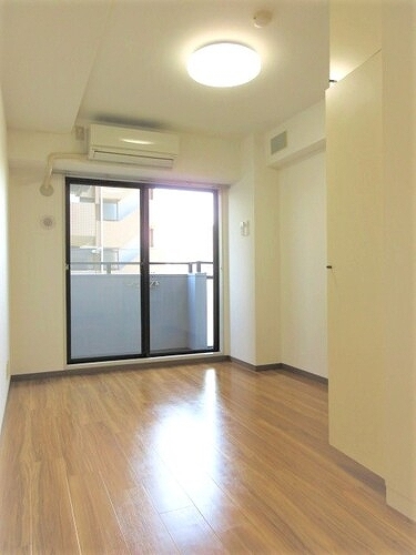 居室・リビング　開放感のあるゆったりとしたお部屋です♪