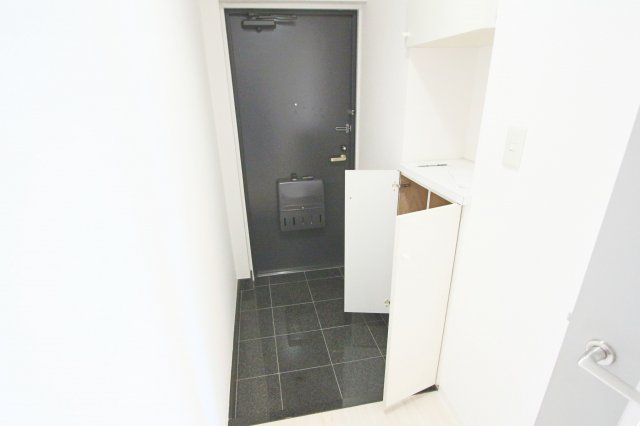 玄関　参考写真（同物件別部屋）