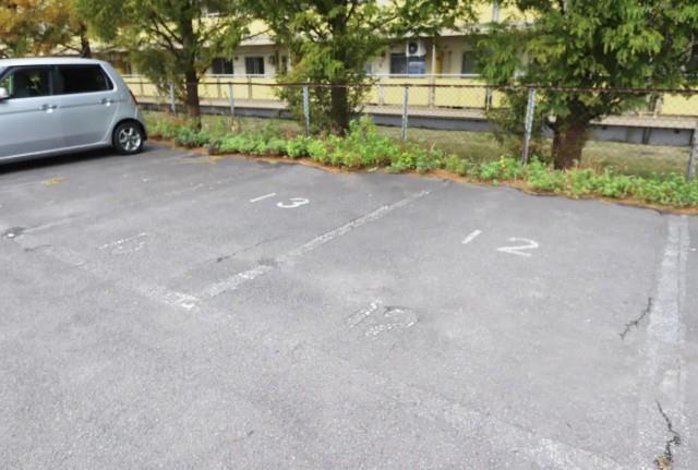 駐車場　駐車場