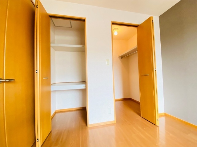 収納　同一建物内２０２号室内装写真転載
