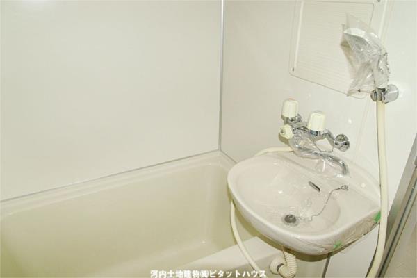洗面設備　類似室内