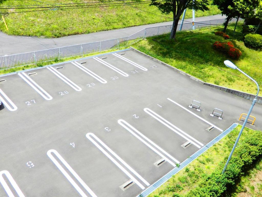 駐車場　駐車場