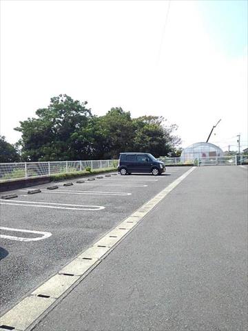 駐車場　エントランス