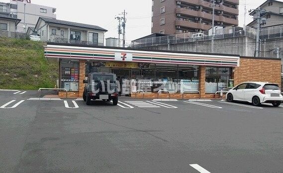コンビニ　セブンイレブン 仙台泉本田町店（コンビニ）まで950m