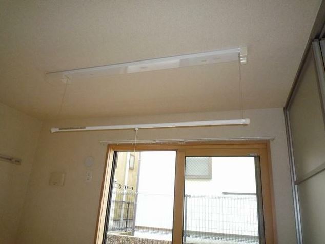 その他設備　室内物干し