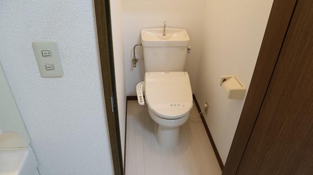 トイレ　※写真は102号室