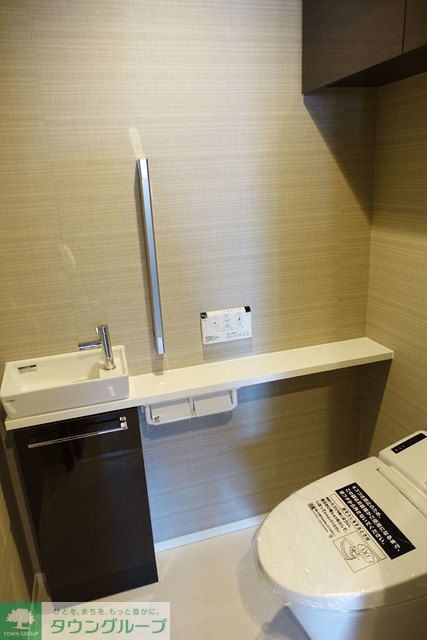 トイレ　※写真は同タイプ住戸です。