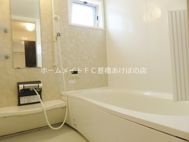 バス・シャワールーム　同型別部屋写真（反転）