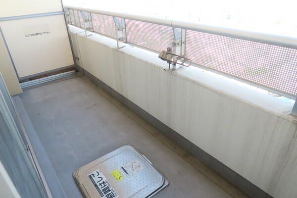 バルコニー　写真は同タイプ住居です。