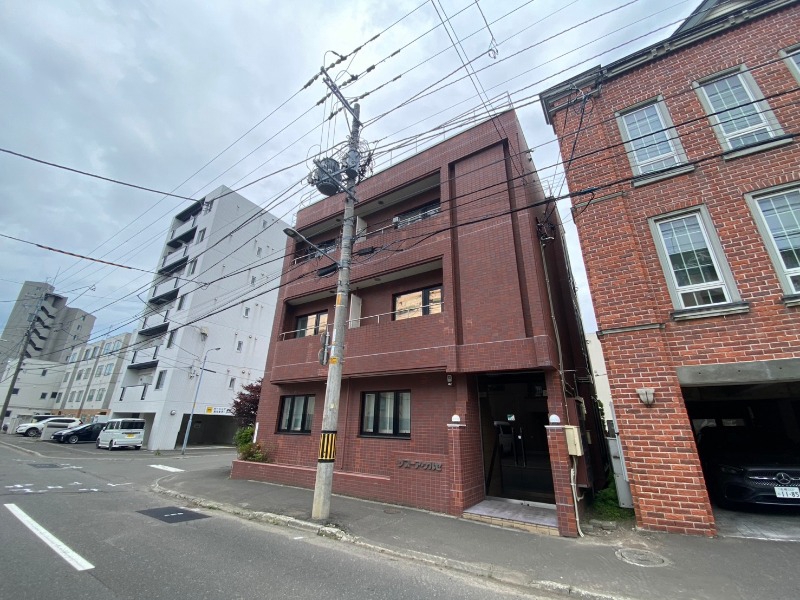 建物外観　札幌市中央区宮の森「ソフィーア・ナルセ」
