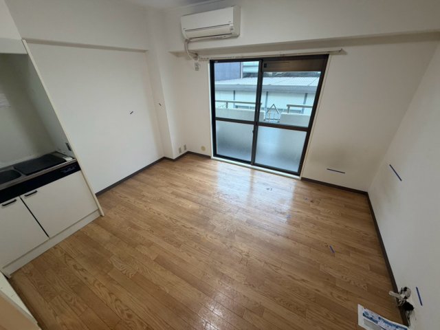 サンコート住吉駅前の居間写真