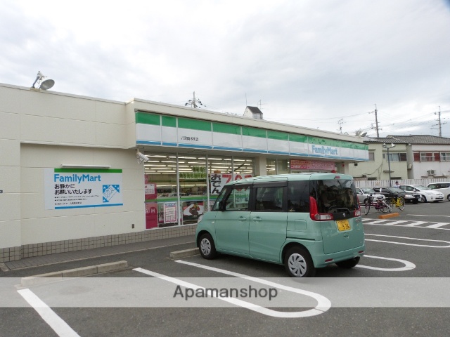 コンビニ　ファミリーマート（コンビニ）まで357m