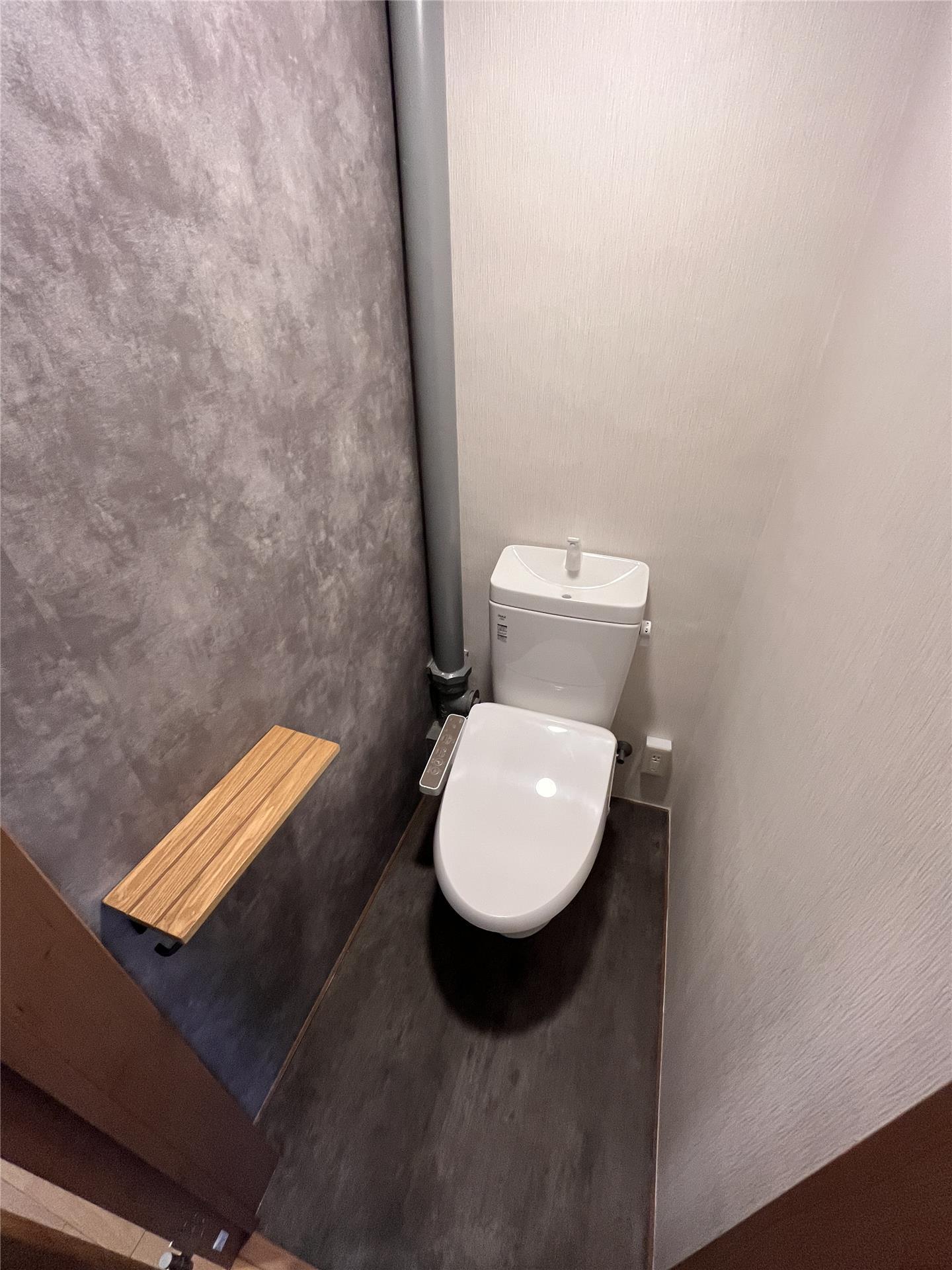 トイレ　写真は別部屋です。