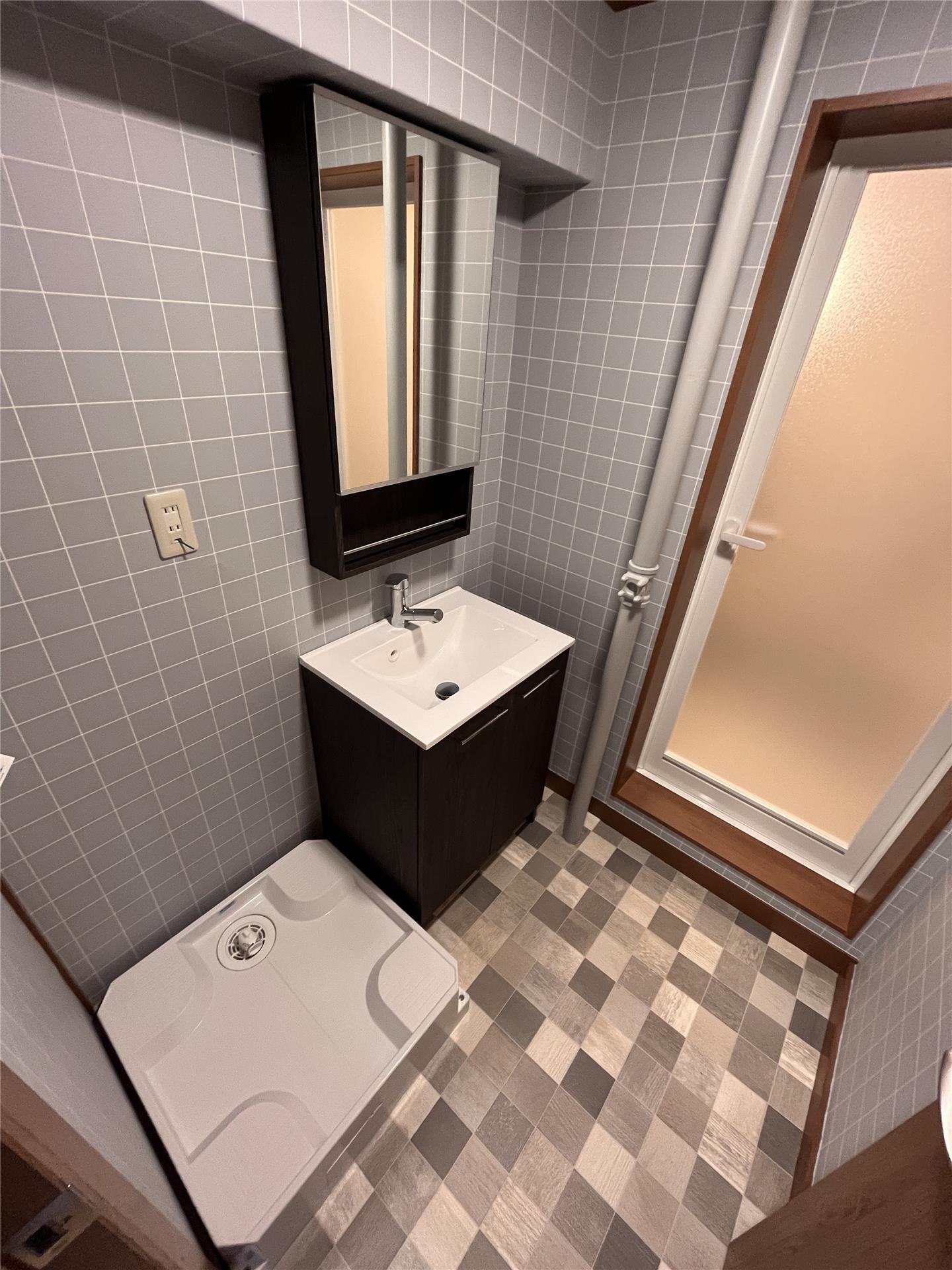 洗面設備　写真は別部屋です。