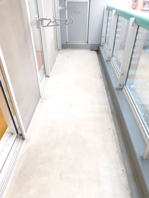 バルコニー　お洗濯にも便利なバルコニー付き