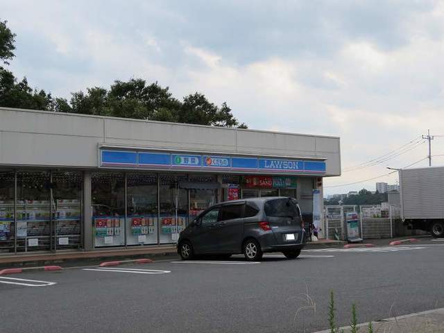 コンビニ　ローソン（コンビニ）まで450m