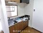 キッチン　同建物の別部屋の写真