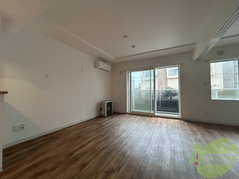 居室・リビング　広くてキレイなお部屋が広がっていて、充実した生活が送れそう。