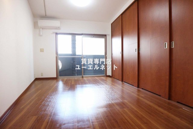 居室・リビング　ゆったりとくつろげる、落ち着きのある居室空間です