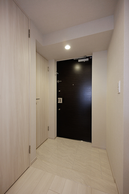玄関　※写真は同タイプ住戸です。