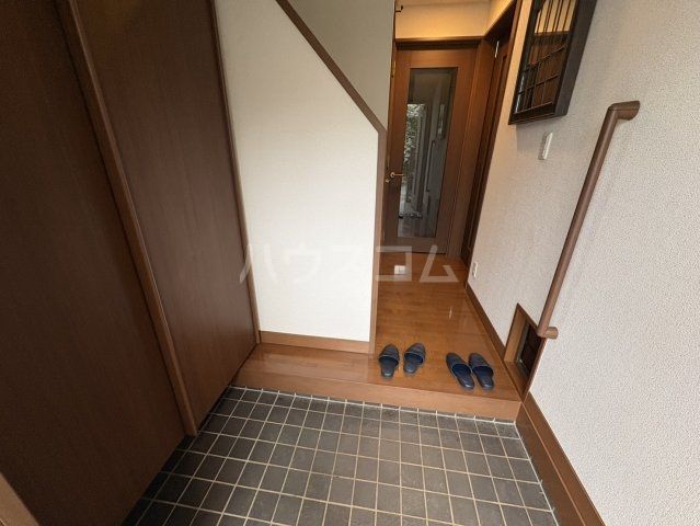 日吉町3丁目戸建の玄関写真