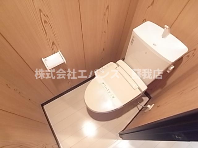 トイレ　清潔感のあるトイレです