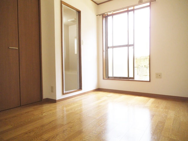 その他部屋・スペース　日当たり良好な洋室です！