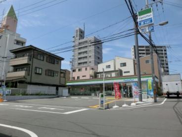 コンビニ　ファミリーマート 諏訪一丁目店（コンビニ）まで677m