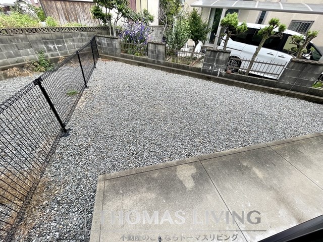 バルコニー　専用庭あります！