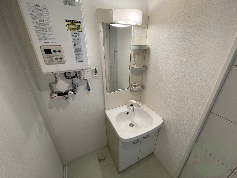 洗面設備　洗面台は独立していて使いやすそうですね。