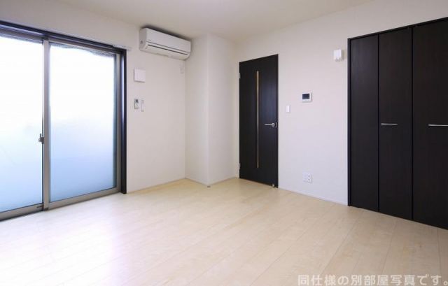 ＪＲ阪和線 鳳駅 徒歩10分 3階建 築10年の居間写真