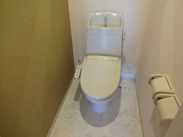 フォレスト成城のトイレ写真