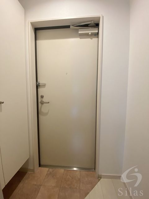 近鉄けいはんな線 荒本駅 徒歩6分 3階建 築4年の玄関写真