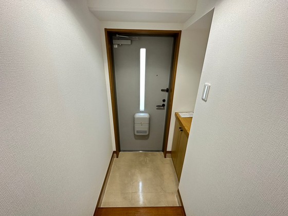玄関　※別号室の写真です