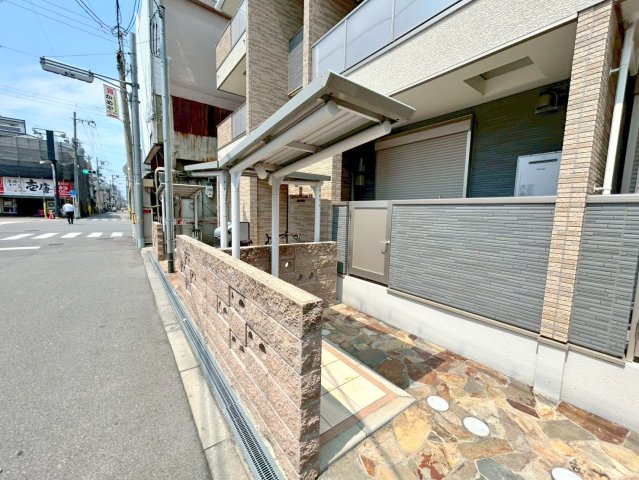 駐車場　敷地内には入居者専用の駐輪スペースもあります。