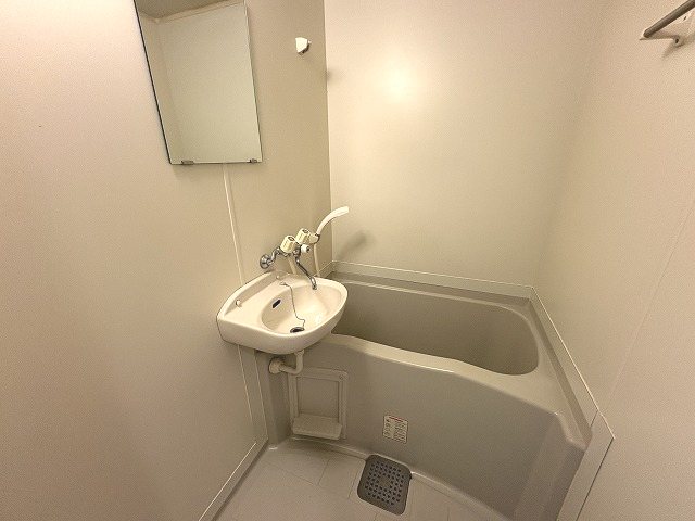 バス・シャワールーム　同物件別部屋