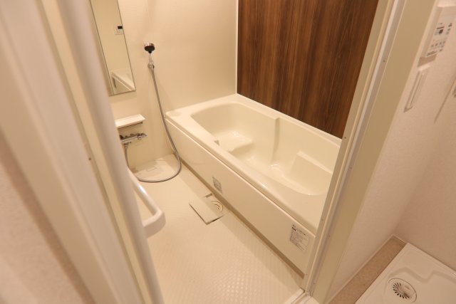 バス・シャワールーム　※別部屋の参考写真の為、原状優先です。